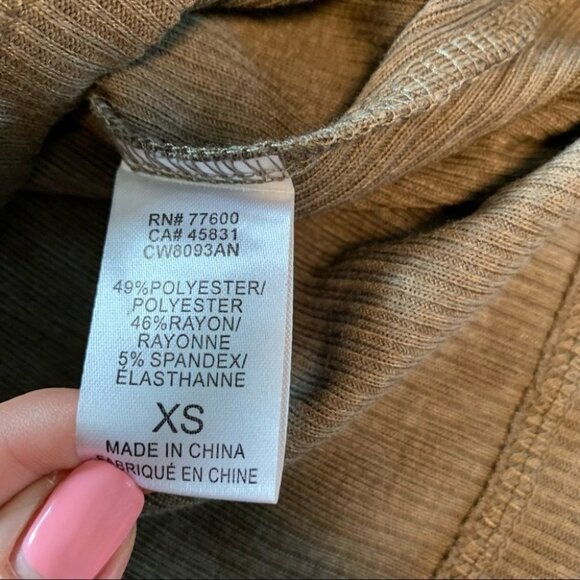 Anthropologie x Chaser Olive Green Henley Top Size XS - Picture 9 of 10